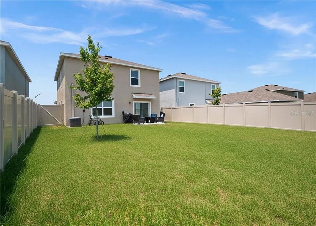 For Rent: $2,700 (4 beds, 2 baths, 2328 Square Feet)