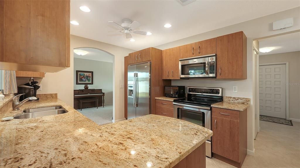 待售: $450,000 (3 贝兹, 2 浴室, 1407 平方英尺)