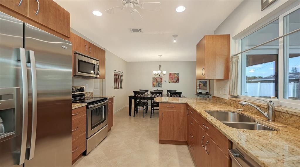 待售: $450,000 (3 贝兹, 2 浴室, 1407 平方英尺)