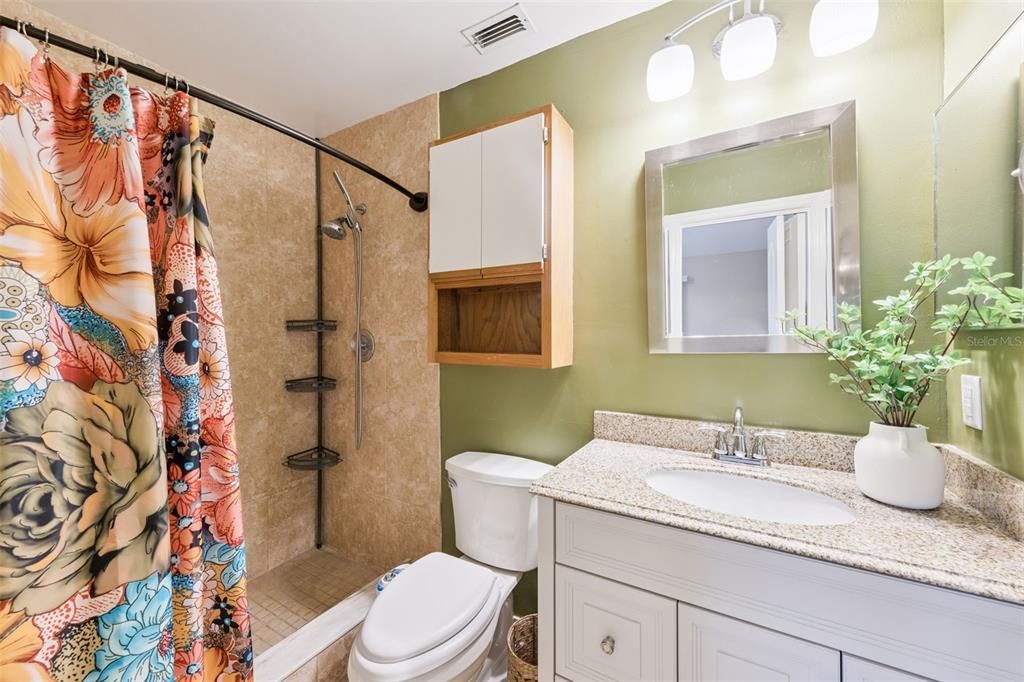 待售: $179,900 (2 贝兹, 2 浴室, 1015 平方英尺)