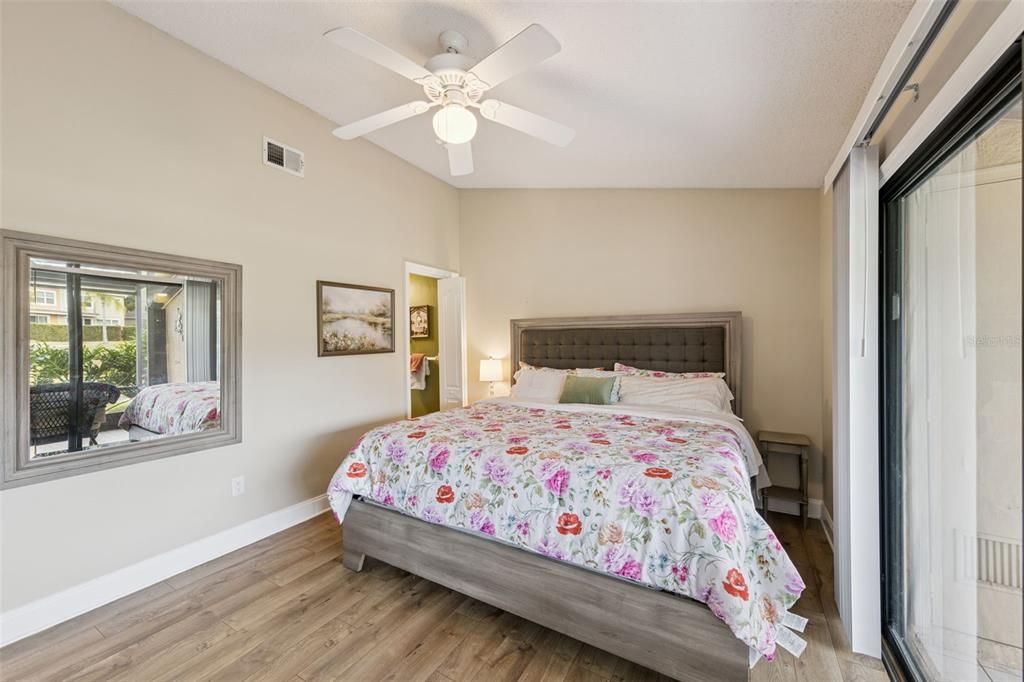 待售: $179,900 (2 贝兹, 2 浴室, 1015 平方英尺)