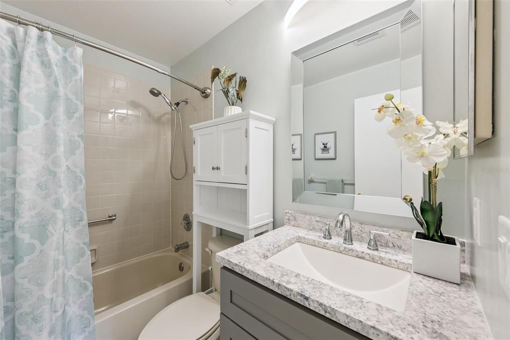 待售: $179,900 (2 贝兹, 2 浴室, 1015 平方英尺)