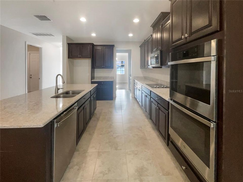 For Sale: $600,000 (5 beds, 4 baths, 3594 Square Feet)