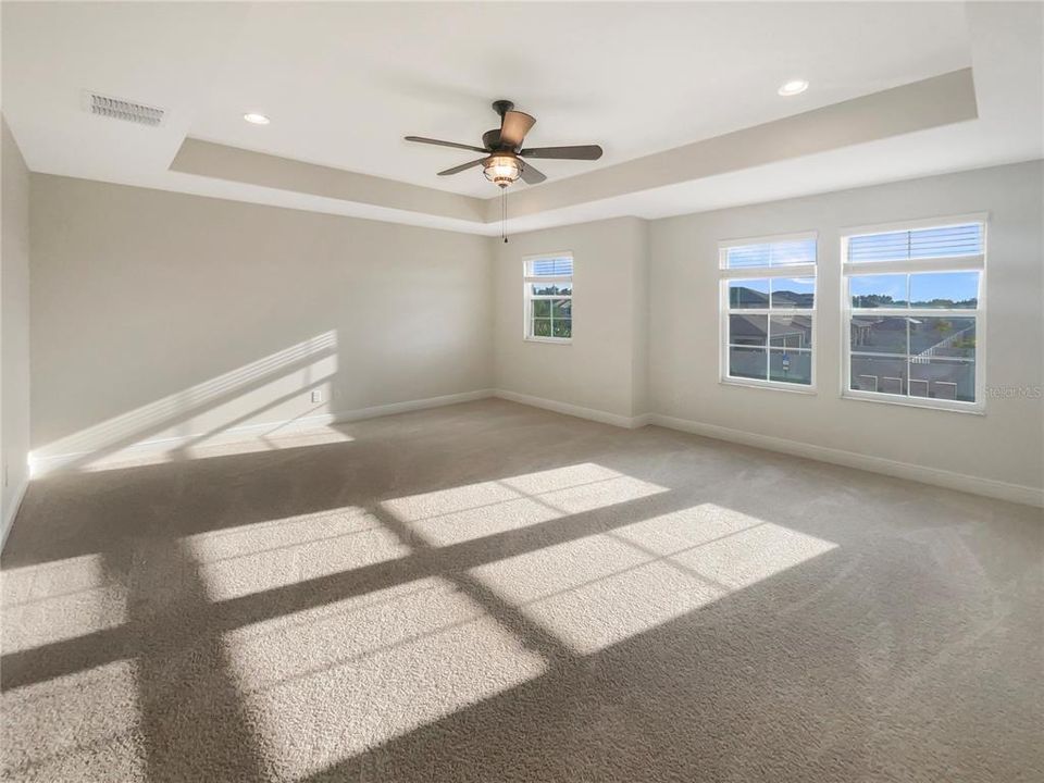 For Sale: $600,000 (5 beds, 4 baths, 3594 Square Feet)