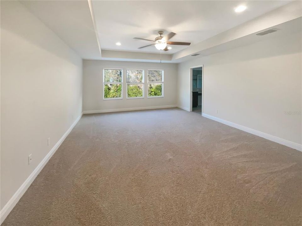 For Sale: $600,000 (5 beds, 4 baths, 3594 Square Feet)