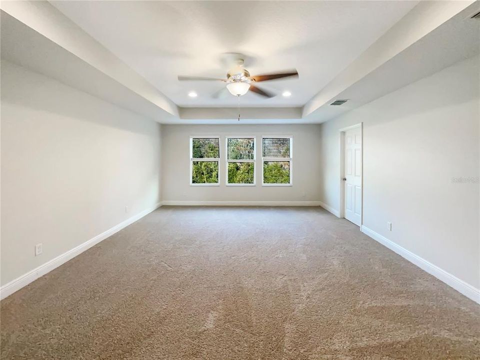 For Sale: $600,000 (5 beds, 4 baths, 3594 Square Feet)