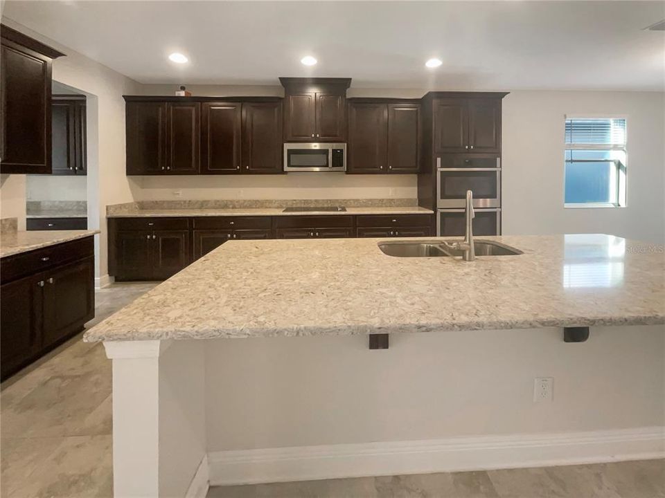 For Sale: $600,000 (5 beds, 4 baths, 3594 Square Feet)