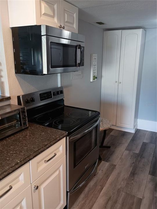 For Sale: $315,000 (2 beds, 2 baths, 1336 Square Feet)