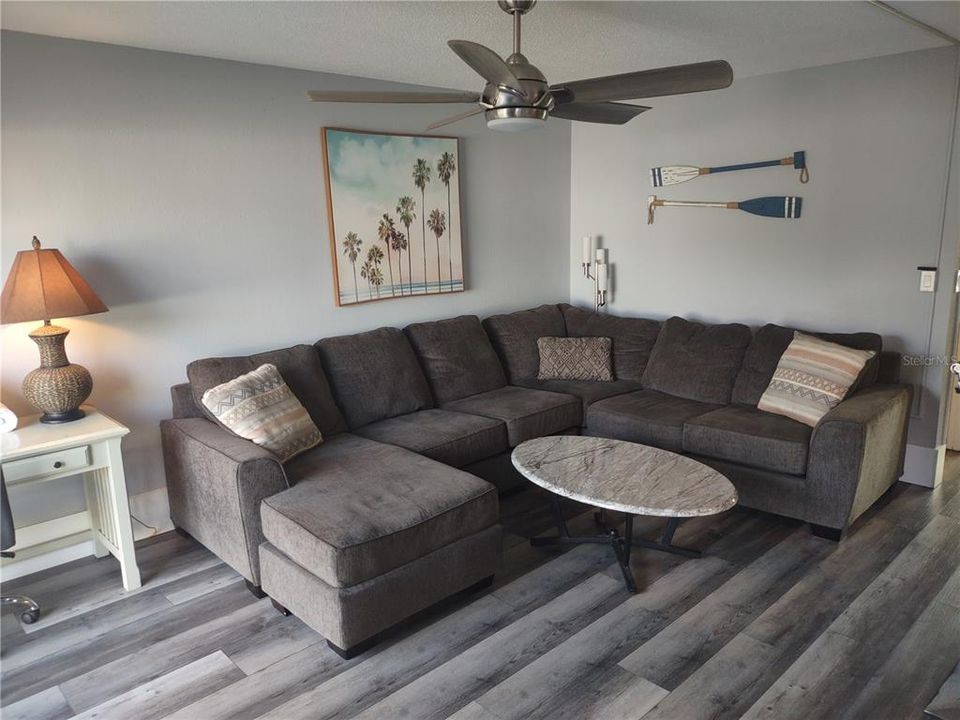 For Sale: $315,000 (2 beds, 2 baths, 1336 Square Feet)