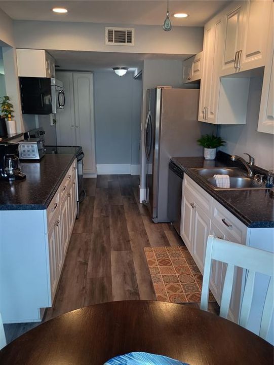 For Sale: $315,000 (2 beds, 2 baths, 1336 Square Feet)