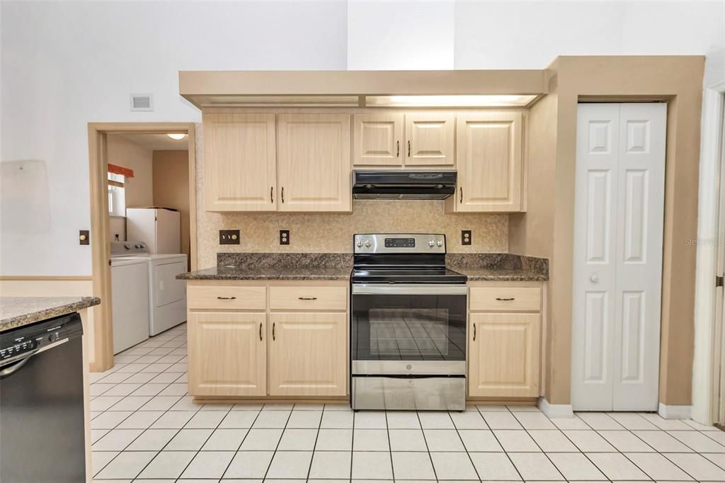 待售: $285,000 (3 贝兹, 2 浴室, 1730 平方英尺)