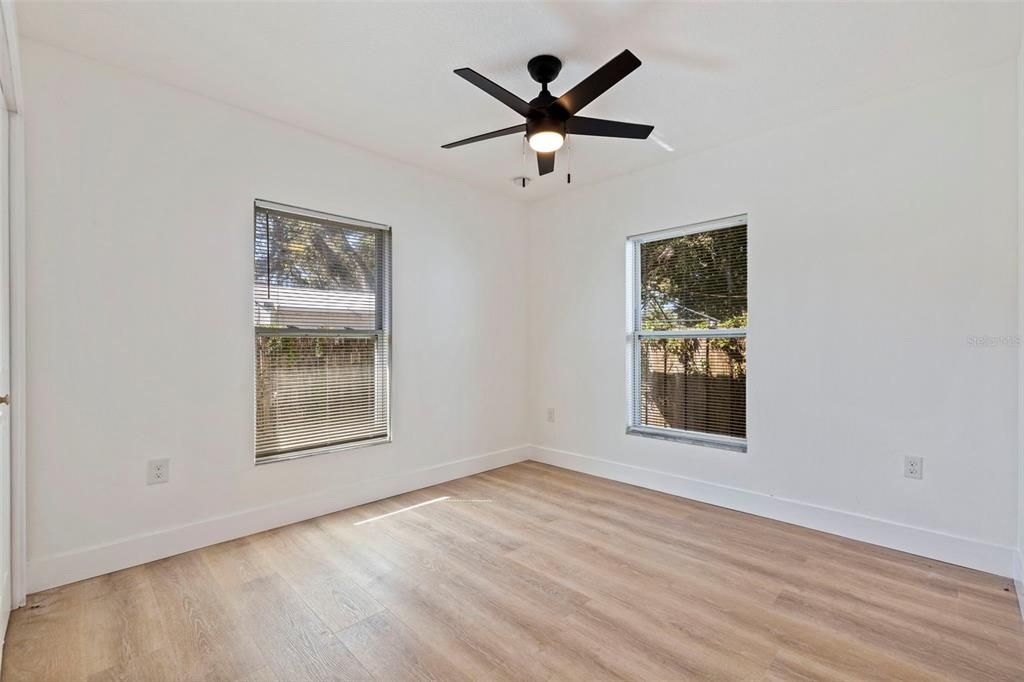 For Sale: $349,900 (4 beds, 2 baths, 1392 Square Feet)