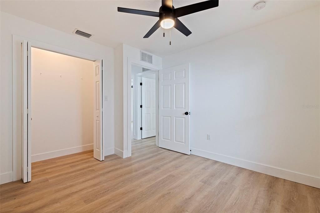 For Sale: $349,900 (4 beds, 2 baths, 1392 Square Feet)