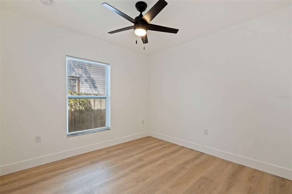 For Sale: $349,900 (4 beds, 2 baths, 1392 Square Feet)