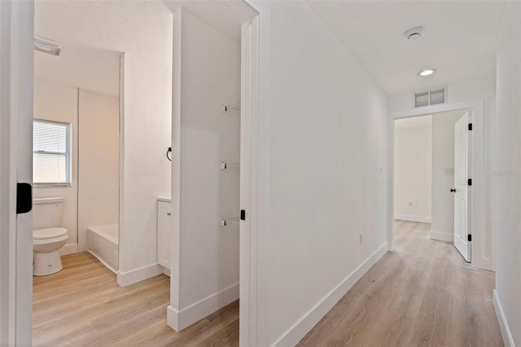 For Sale: $349,900 (4 beds, 2 baths, 1392 Square Feet)