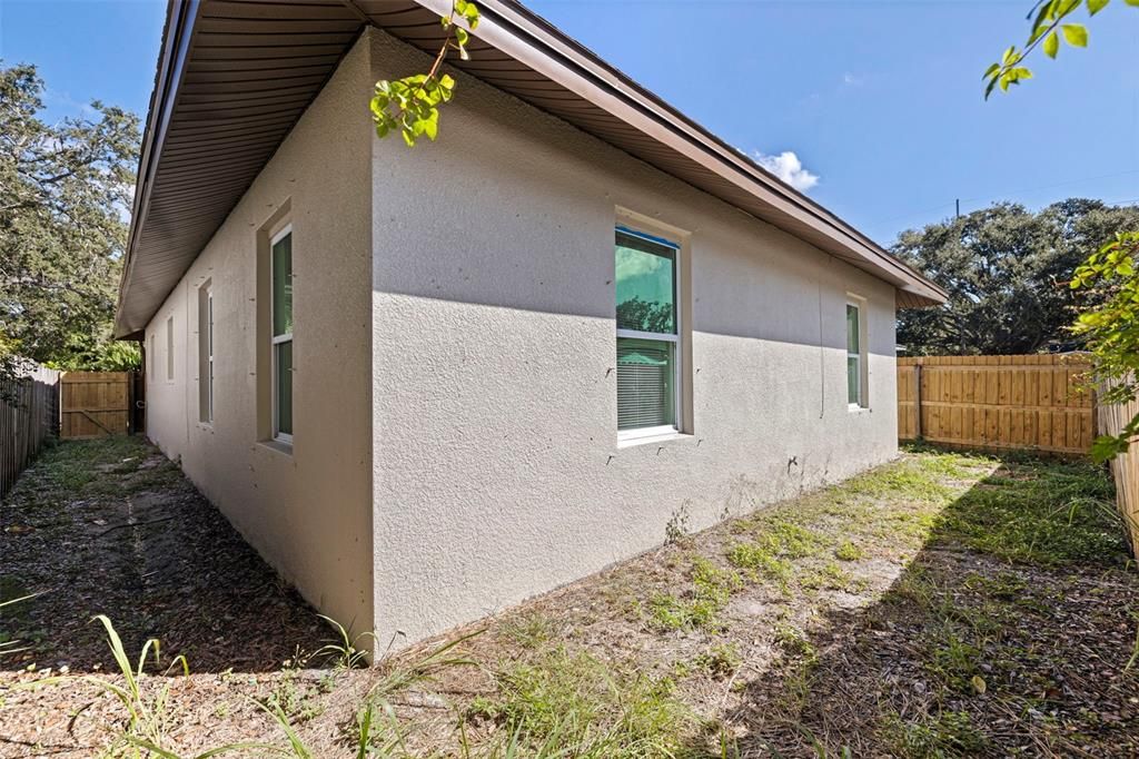 For Sale: $349,900 (4 beds, 2 baths, 1392 Square Feet)