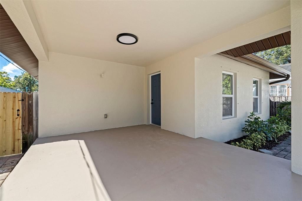 For Sale: $349,900 (4 beds, 2 baths, 1392 Square Feet)