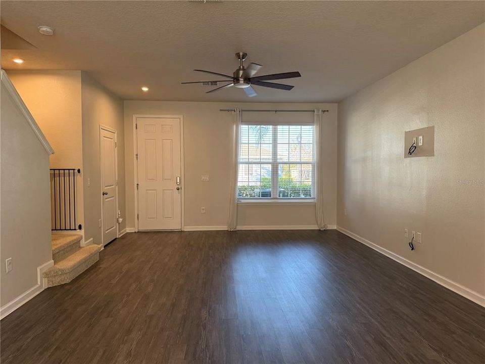 В аренду: $2,600 (3 спален, 2 ванн, 1560 Квадратных фут)