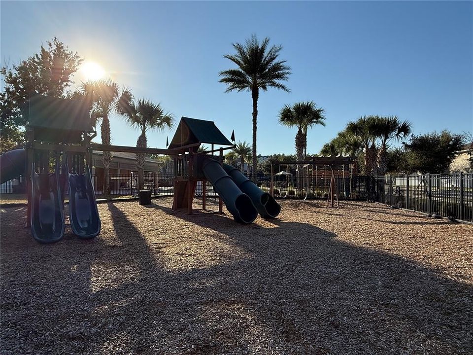 В аренду: $2,600 (3 спален, 2 ванн, 1560 Квадратных фут)