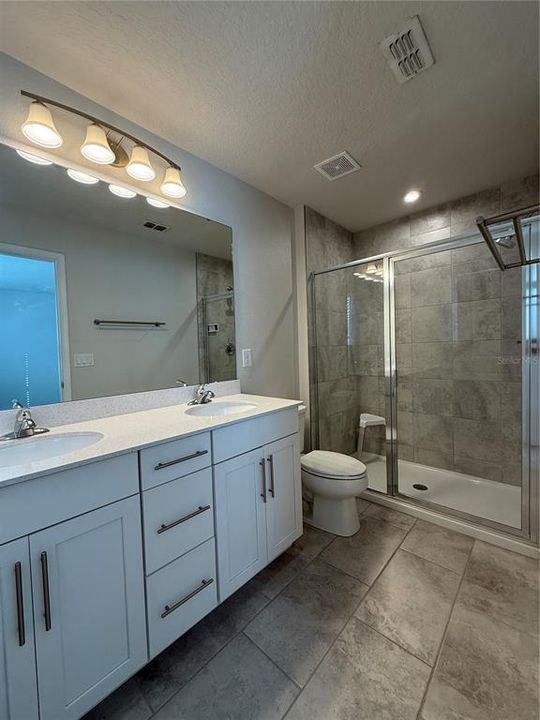 В аренду: $2,600 (3 спален, 2 ванн, 1560 Квадратных фут)