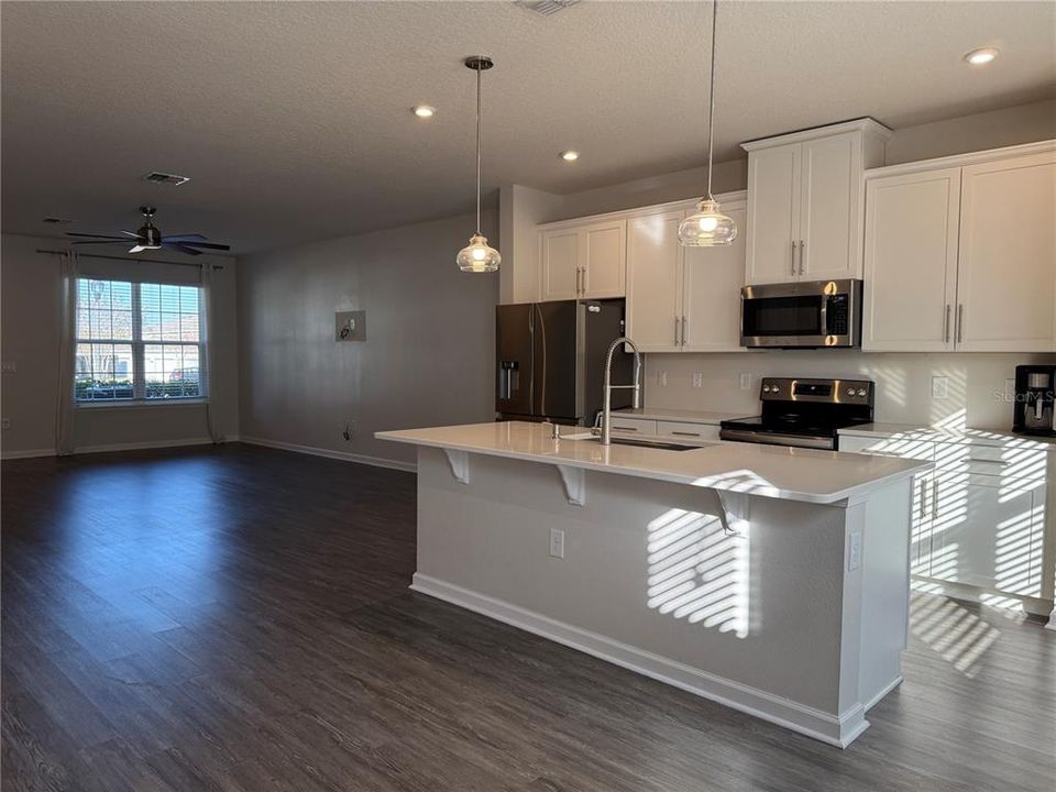 В аренду: $2,600 (3 спален, 2 ванн, 1560 Квадратных фут)