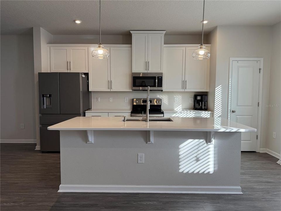 В аренду: $2,600 (3 спален, 2 ванн, 1560 Квадратных фут)