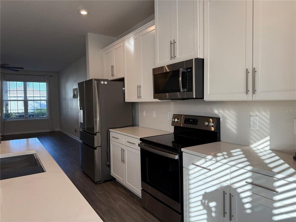 В аренду: $2,600 (3 спален, 2 ванн, 1560 Квадратных фут)