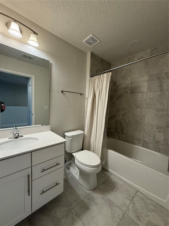 В аренду: $2,600 (3 спален, 2 ванн, 1560 Квадратных фут)