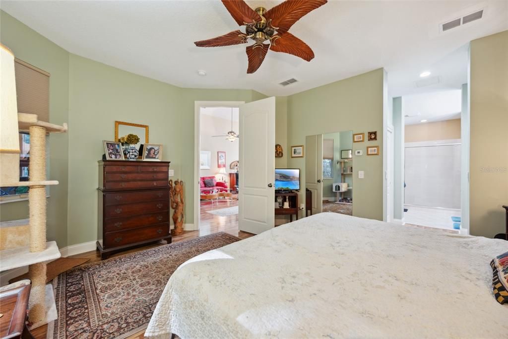 For Sale: $479,000 (3 beds, 2 baths, 2066 Square Feet)