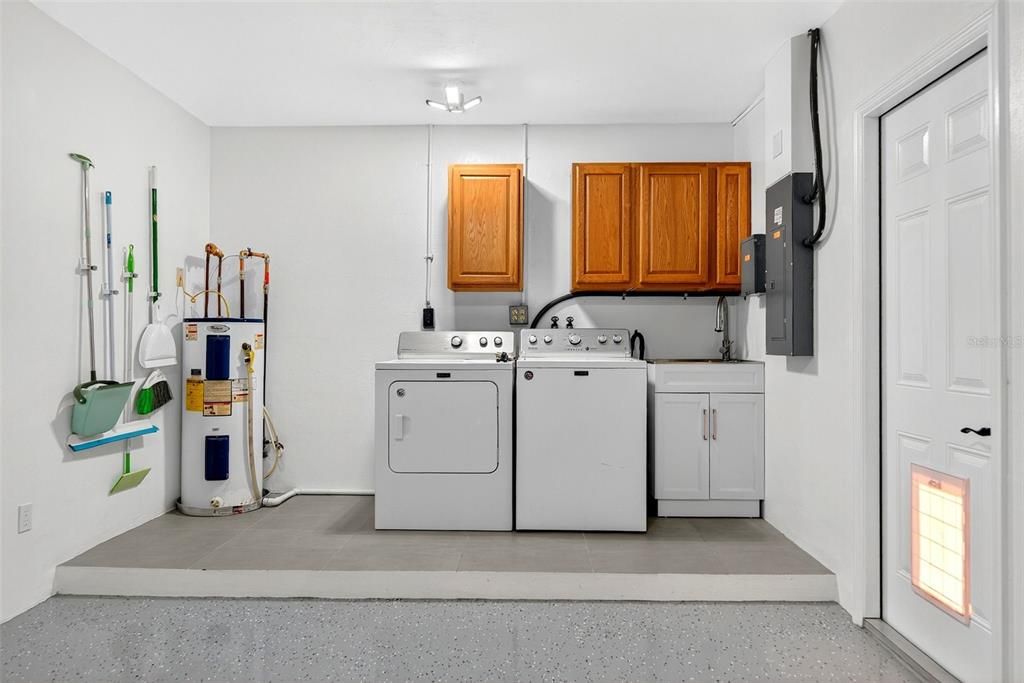 待售: $600,000 (3 贝兹, 2 浴室, 1596 平方英尺)