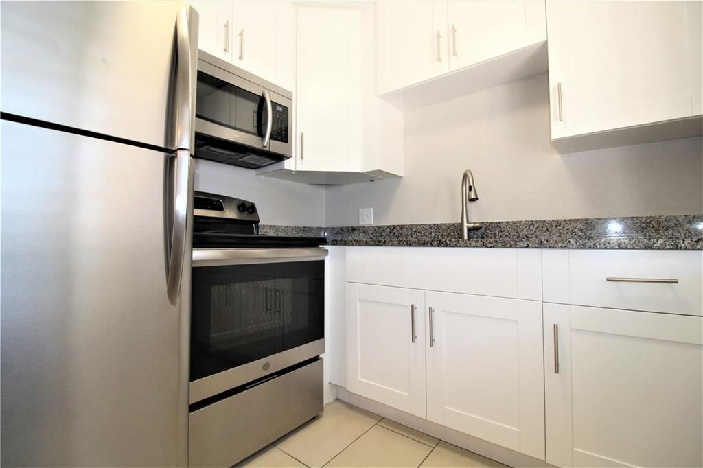 For Rent: $1,400 (1 beds, 1 baths, 560 Square Feet)