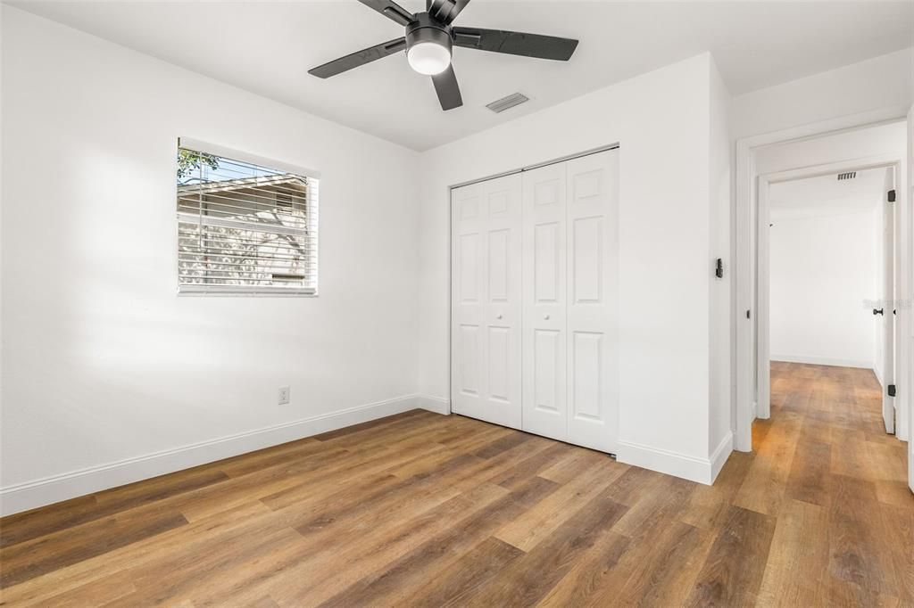 На продажу: $369,999 (3 спален, 2 ванн, 1335 Квадратных фут)