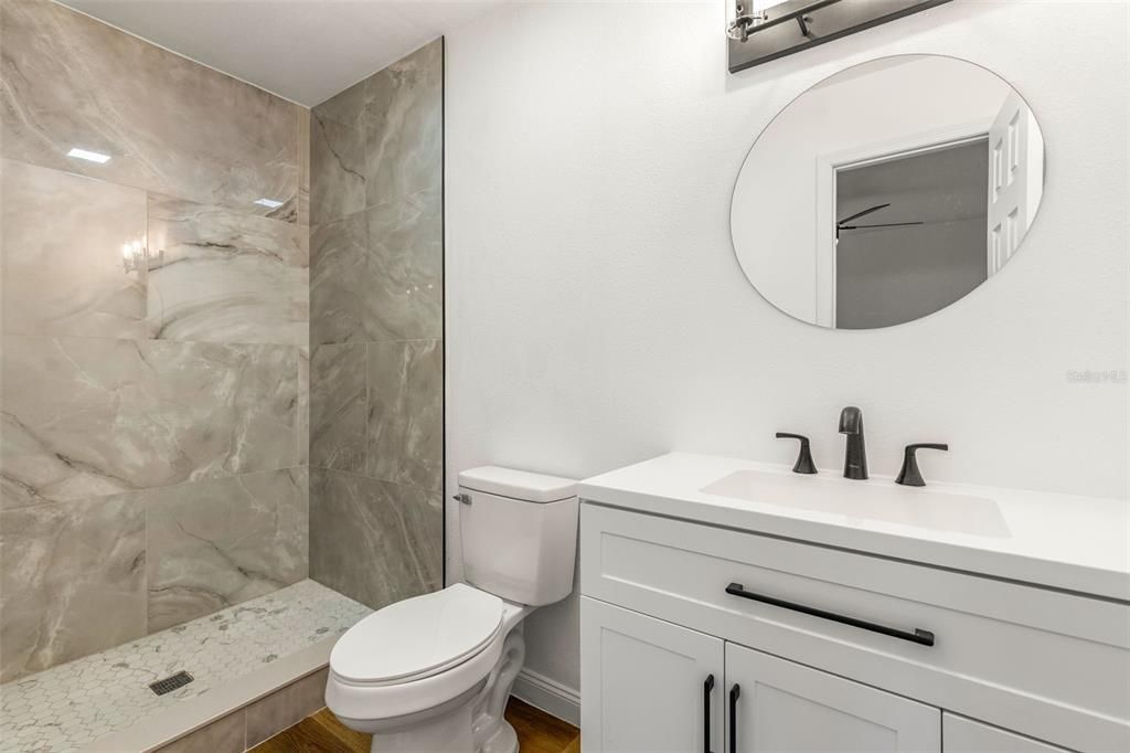 На продажу: $369,999 (3 спален, 2 ванн, 1335 Квадратных фут)