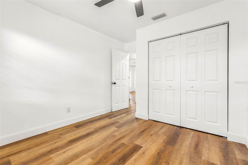 На продажу: $369,999 (3 спален, 2 ванн, 1335 Квадратных фут)