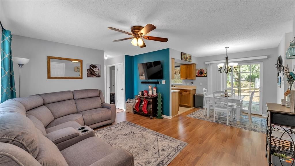 En Venta: $250,000 (3 camas, 2 baños, 964 Pies cuadrados)