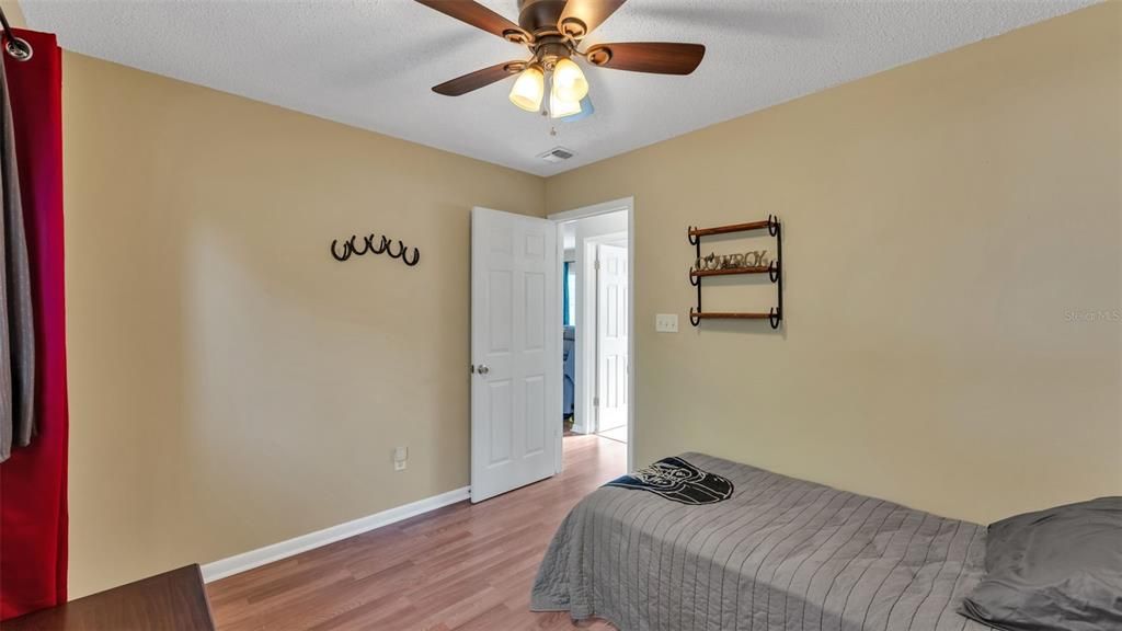 En Venta: $250,000 (3 camas, 2 baños, 964 Pies cuadrados)