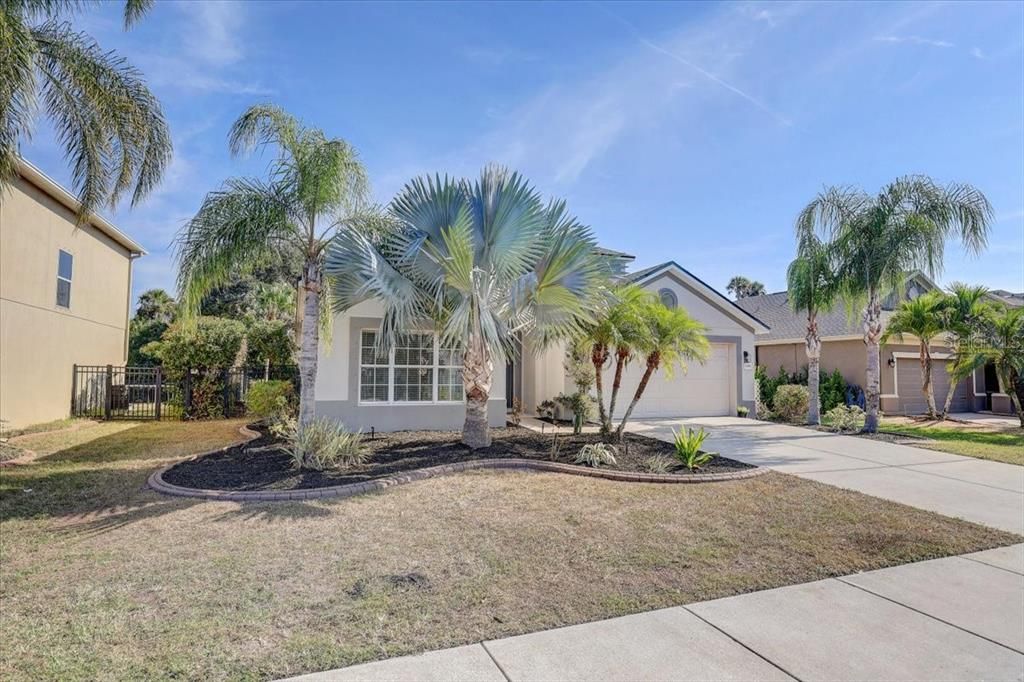 For Sale: $479,900 (4 beds, 3 baths, 2596 Square Feet)