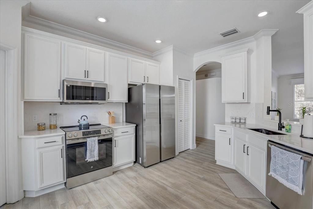 For Sale: $479,900 (4 beds, 3 baths, 2596 Square Feet)