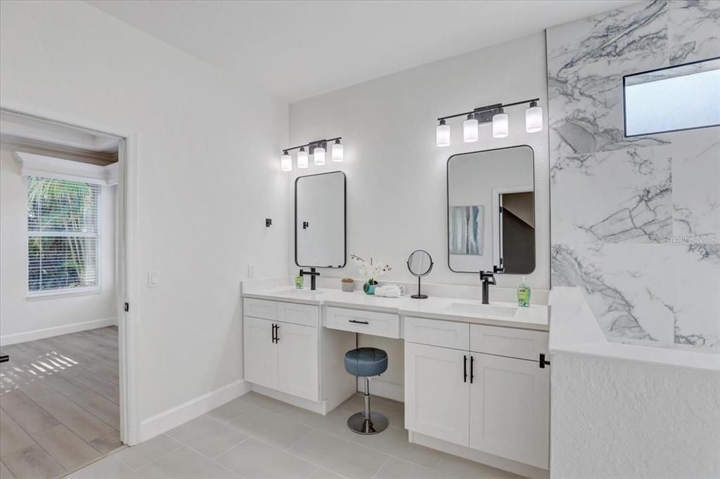 For Sale: $479,900 (4 beds, 3 baths, 2596 Square Feet)