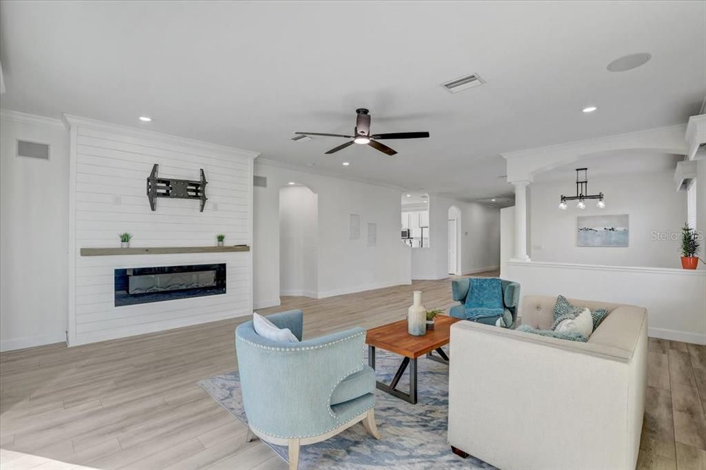 For Sale: $479,900 (4 beds, 3 baths, 2596 Square Feet)