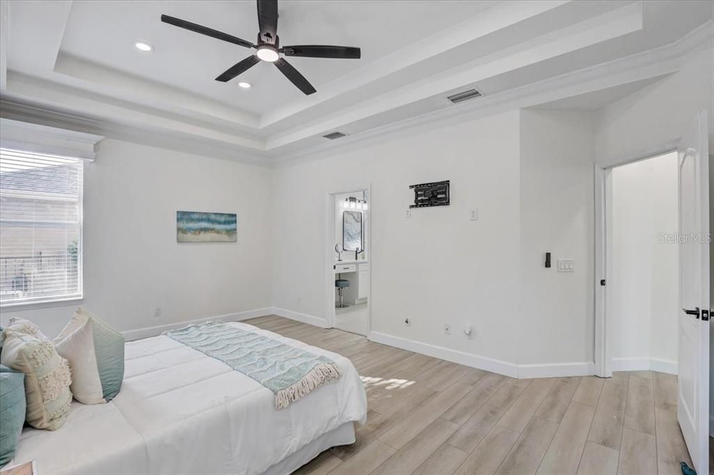 For Sale: $479,900 (4 beds, 3 baths, 2596 Square Feet)