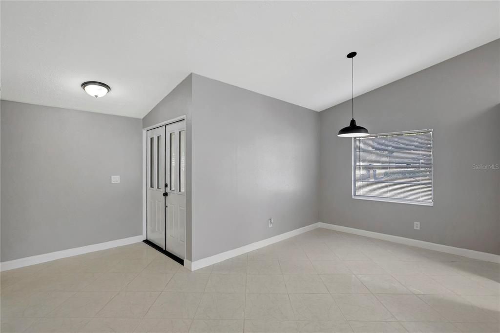 For Sale: $359,900 (3 beds, 2 baths, 1272 Square Feet)