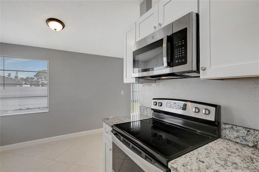For Sale: $359,900 (3 beds, 2 baths, 1272 Square Feet)