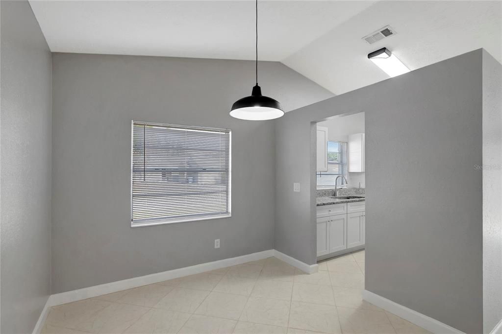 For Sale: $359,900 (3 beds, 2 baths, 1272 Square Feet)