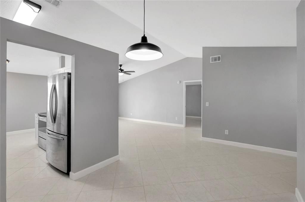 For Sale: $359,900 (3 beds, 2 baths, 1272 Square Feet)