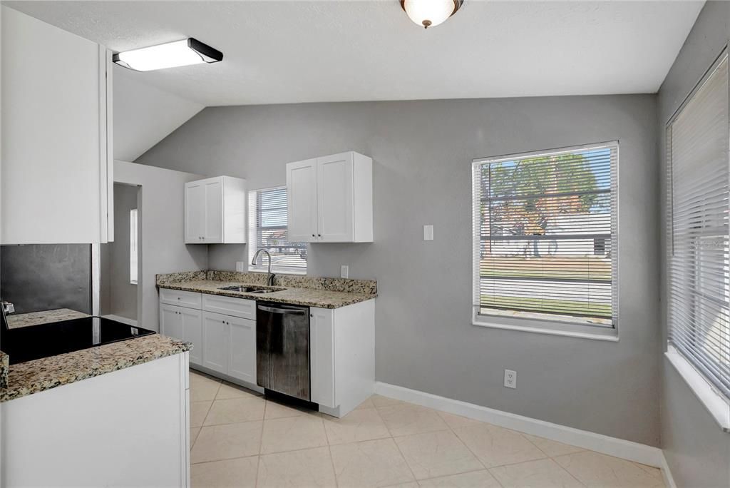 For Sale: $359,900 (3 beds, 2 baths, 1272 Square Feet)