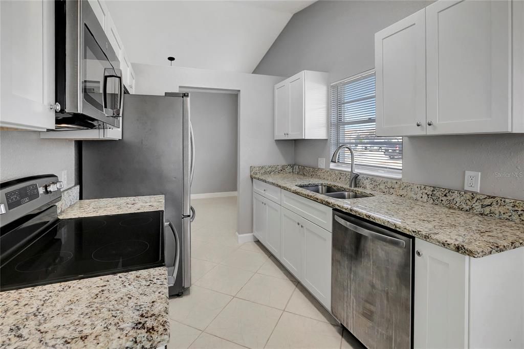For Sale: $359,900 (3 beds, 2 baths, 1272 Square Feet)