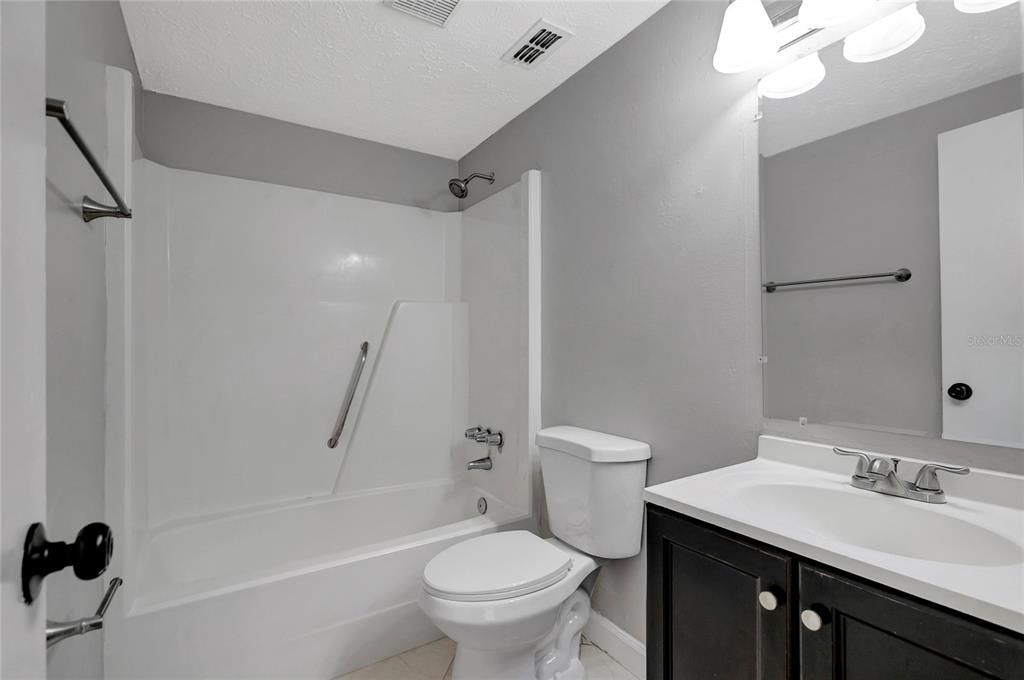 For Sale: $359,900 (3 beds, 2 baths, 1272 Square Feet)