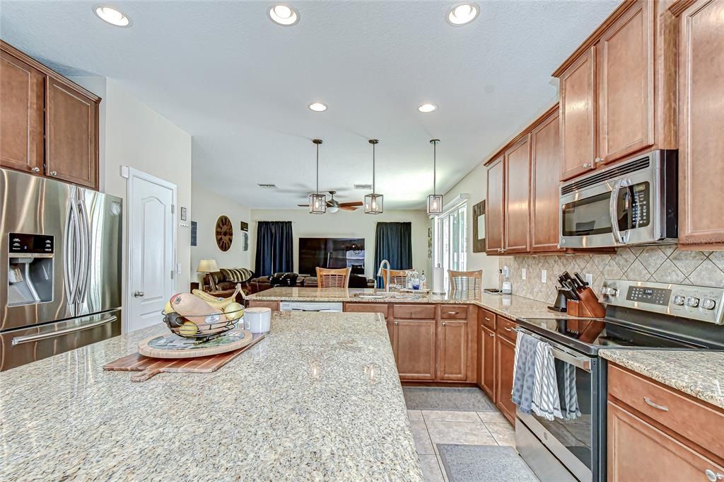 На продажу: $499,000 (5 спален, 4 ванн, 3737 Квадратных фут)