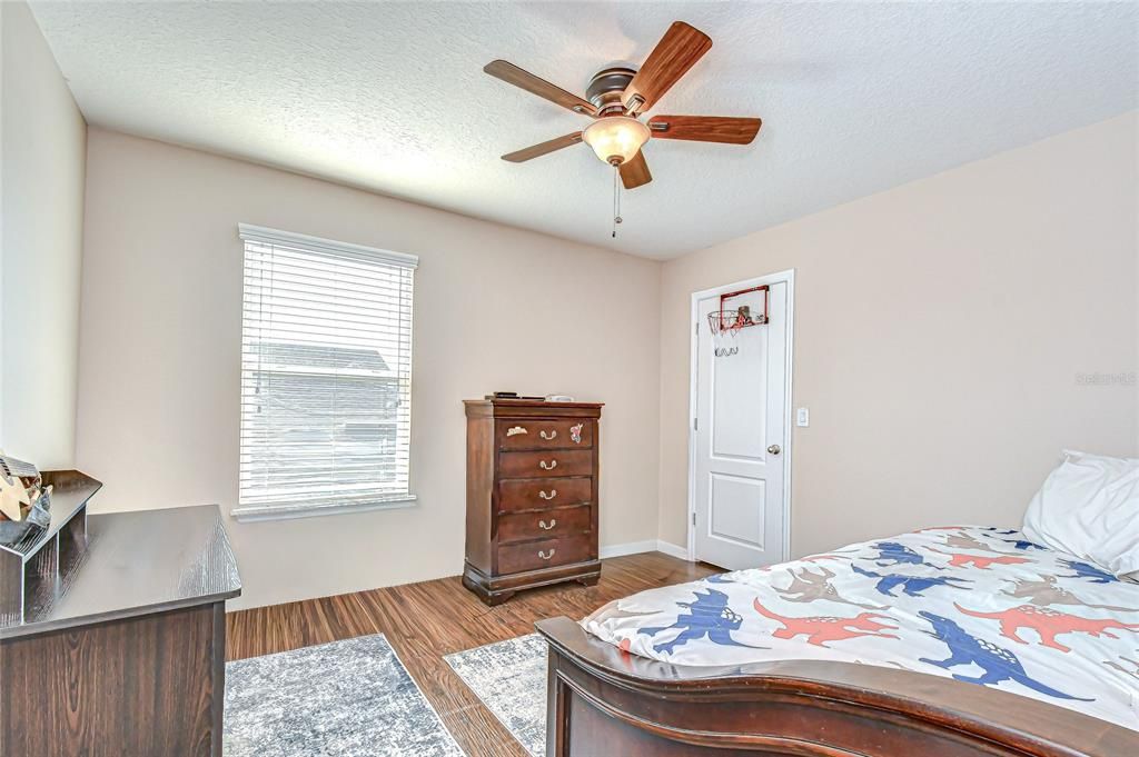 На продажу: $499,000 (5 спален, 4 ванн, 3737 Квадратных фут)